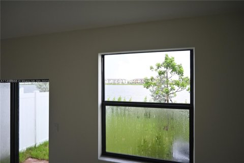 Touwnhouse à vendre à Hialeah, Floride: 3 chambres, 143.07 m2 № 889772 - photo 11