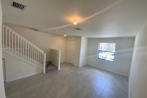 Townhouse in Hialeah, Florida 3 bedrooms, 143.07 sq.m. № 889772 - photo 16