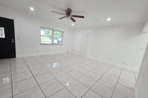 Villa ou maison à louer à Kissimmee, Floride: 3 chambres, 119.66 m2 № 1347256 - photo 3