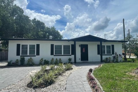 Villa ou maison à louer à Kissimmee, Floride: 3 chambres, 119.66 m2 № 1347256 - photo 1