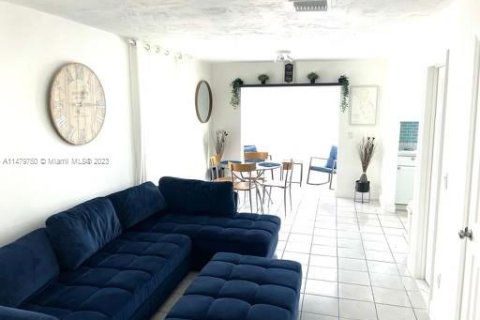 Copropriété à vendre à Miami, Floride: 2 chambres, 74.14 m2 № 822483 - photo 2