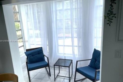 Copropriété à vendre à Miami, Floride: 2 chambres, 74.14 m2 № 822483 - photo 3