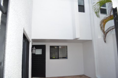 Condominio en venta en West Palm Beach, Florida, 2 dormitorios, 135.82 m2 № 131841 - foto 16