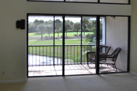 Condominio en venta en West Palm Beach, Florida, 2 dormitorios, 135.82 m2 № 131841 - foto 9