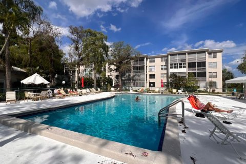 Condominio en venta en Lauderdale Lakes, Florida, 1 dormitorio, 65.5 m2 № 1118622 - foto 3