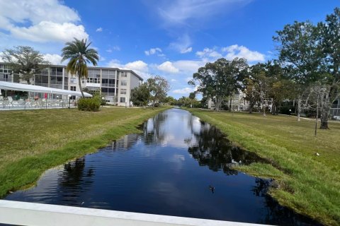 Condo in Lauderdale Lakes, Florida, 1 bedroom  № 1118622 - photo 5