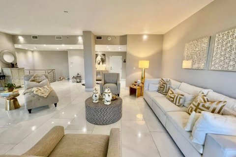 Condo in Aventura, Florida, 3 bedrooms  № 1002242 - photo 1