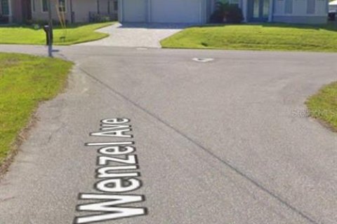 Terreno en venta en Port Charlotte, Florida № 675782 - foto 2