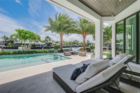 Villa ou maison à vendre à Lighthouse Point, Floride: 6 chambres, 586.96 m2 № 712471 - photo 15