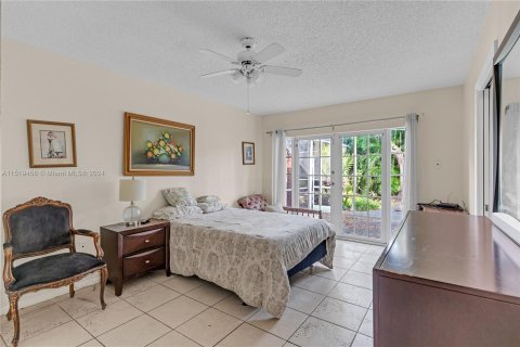 Casa en venta en Palmetto Bay, Florida, 6 dormitorios, 246.38 m2 № 963530 - foto 18