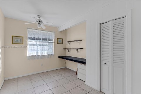 Casa en venta en Palmetto Bay, Florida, 6 dormitorios, 246.38 m2 № 963530 - foto 23