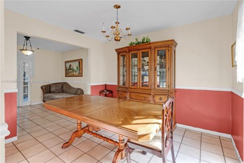Casa en venta en Palmetto Bay, Florida, 6 dormitorios, 246.38 m2 № 963530 - foto 12