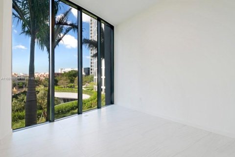 Condominio en alquiler en Miami, Florida, 2 dormitorios, 182.74 m2 № 891719 - foto 28