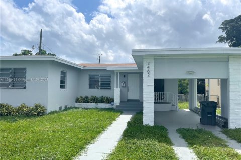 House in Hollywood, Florida 3 bedrooms, 116.41 sq.m. № 139192 - photo 1