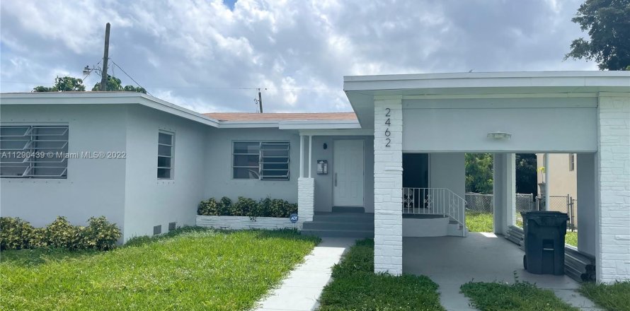 House in Hollywood, Florida 3 bedrooms, 116.41 sq.m. № 139192