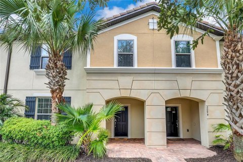 Townhouse in Kissimmee, Florida 5 bedrooms, 210.24 sq.m. № 1375286 - photo 1