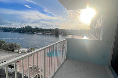 Condominio en alquiler en Miami Beach, Florida, 1 dormitorio, 78.04 m2 № 1357254 - foto 16