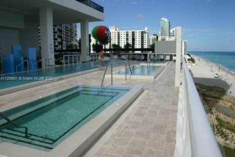 Copropriété à louer à Hallandale Beach, Floride: 3 chambres, 161 m2 № 66098 - photo 25
