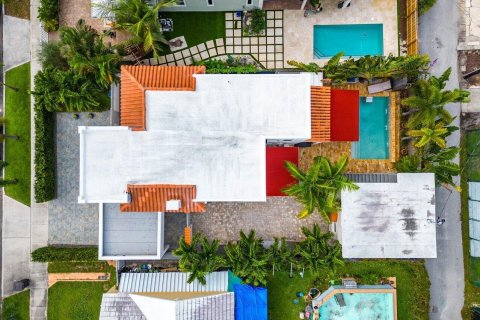 Casa en venta en West Palm Beach, Florida, 5 dormitorios, 258.64 m2 № 874629 - foto 8