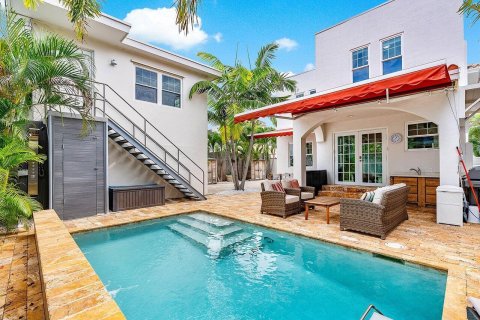 House in West Palm Beach, Florida 5 bedrooms, 258.64 sq.m. № 874629 - photo 10
