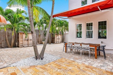 Casa en venta en West Palm Beach, Florida, 5 dormitorios, 258.64 m2 № 874629 - foto 12