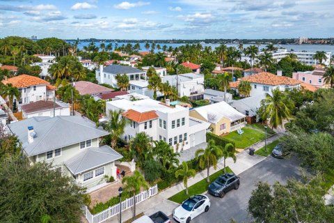 Casa en venta en West Palm Beach, Florida, 5 dormitorios, 258.64 m2 № 874629 - foto 1