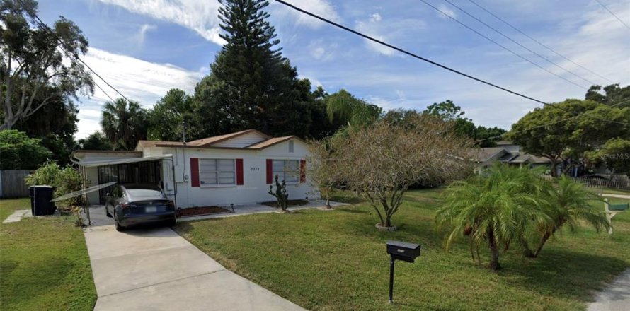 House in Tampa, Florida 3 bedrooms, 122.35 sq.m. № 1406946