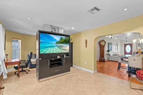 Casa en venta en Lake Worth, Florida, 3 dormitorios, 154.4 m2 № 1187733 - foto 4