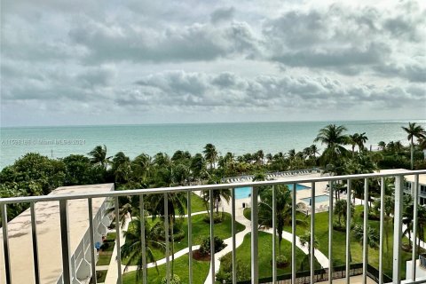 Condo in Key Biscayne, Florida, 2 bedrooms  № 1208946 - photo 1