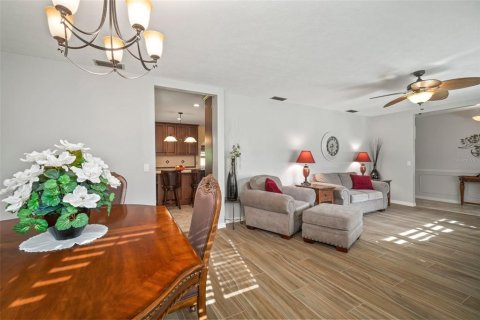 Villa ou maison à vendre à Brandon, Floride: 3 chambres, 193.14 m2 № 1107945 - photo 15