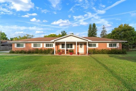Casa en venta en Brandon, Florida, 3 dormitorios, 193.14 m2 № 1107945 - foto 1