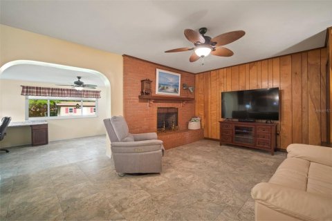 Casa en venta en Brandon, Florida, 3 dormitorios, 193.14 m2 № 1107945 - foto 28