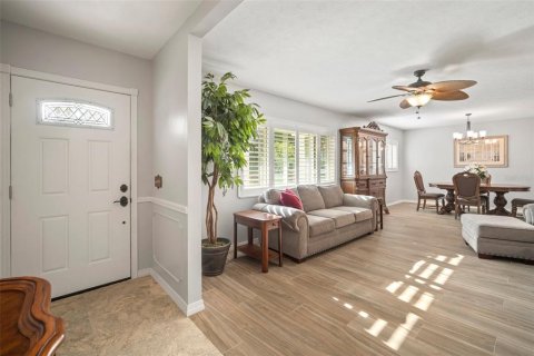 Villa ou maison à vendre à Brandon, Floride: 3 chambres, 193.14 m2 № 1107945 - photo 8