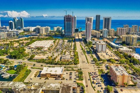 Condo in Hallandale Beach, Florida, 2 bedrooms  № 1281700 - photo 25