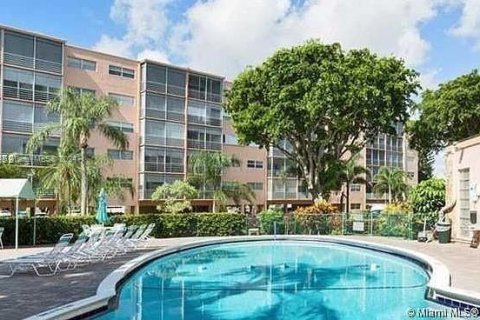 Copropriété à vendre à Hallandale Beach, Floride: 2 chambres, 95.41 m2 № 1281700 - photo 22