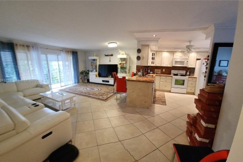 Copropriété à vendre à Hallandale Beach, Floride: 2 chambres, 95.41 m2 № 1281700 - photo 6