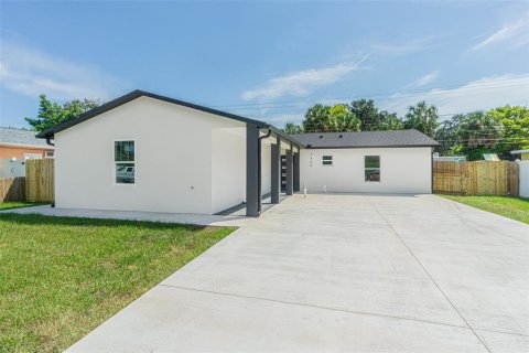 Casa en venta en Tampa, Florida, 3 dormitorios, 162.86 m2 № 1372318 - foto 1