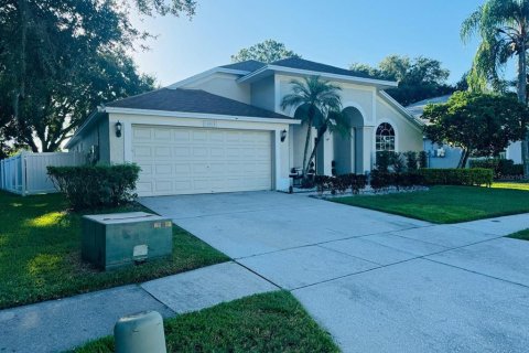 House in Tampa, Florida 4 bedrooms, 182.27 sq.m. № 1343674 - photo 2