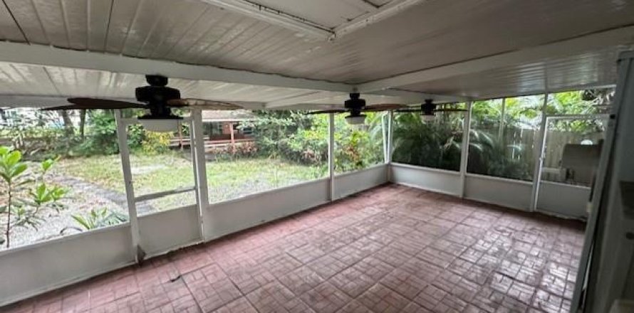 House in Fort Lauderdale, Florida 3 bedrooms, 86.77 sq.m. № 1096662