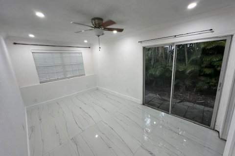 House in Fort Lauderdale, Florida 3 bedrooms, 86.77 sq.m. № 1096662 - photo 13