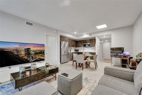 Condo in Miami, Florida, 1 bedroom  № 1391884 - photo 7