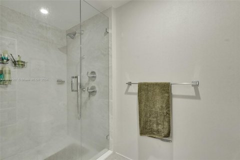 Condo in Miami, Florida, 1 bedroom  № 1391884 - photo 15