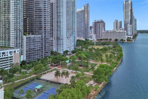 Condominio en venta en Miami, Florida, 1 dormitorio, 70.51 m2 № 1391884 - foto 3