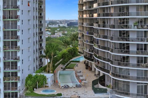 Condo in Miami, Florida, 1 bedroom  № 1391884 - photo 19