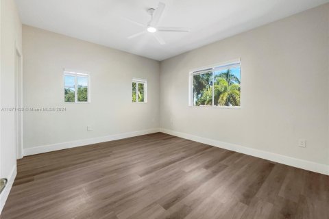 Villa ou maison à vendre à Miami, Floride: 3 chambres, 244.24 m2 № 1391858 - photo 21