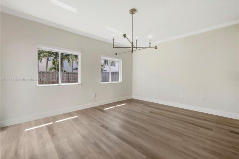 Villa ou maison à vendre à Miami, Floride: 3 chambres, 244.24 m2 № 1391858 - photo 14