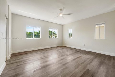 Villa ou maison à vendre à Miami, Floride: 3 chambres, 244.24 m2 № 1391858 - photo 25