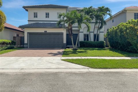 Villa ou maison à vendre à Miami, Floride: 3 chambres, 244.24 m2 № 1391858 - photo 1