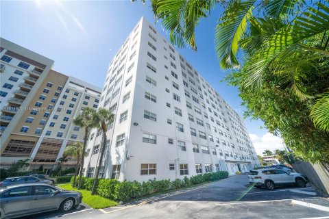 Condominio en venta en Fort Lauderdale, Florida, 1 dormitorio, 66.89 m2 № 1391918 - foto 30