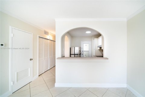 Condo in Fort Lauderdale, Florida, 1 bedroom  № 1391918 - photo 9